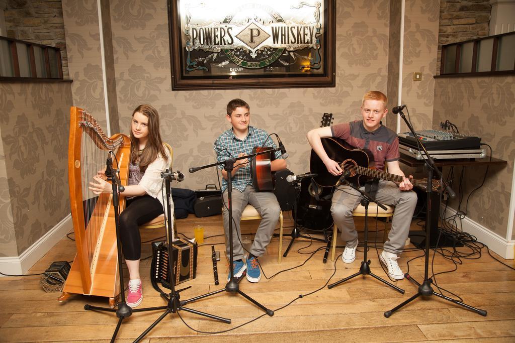 Earl Of Desmond Hotel Tralee Bagian luar foto